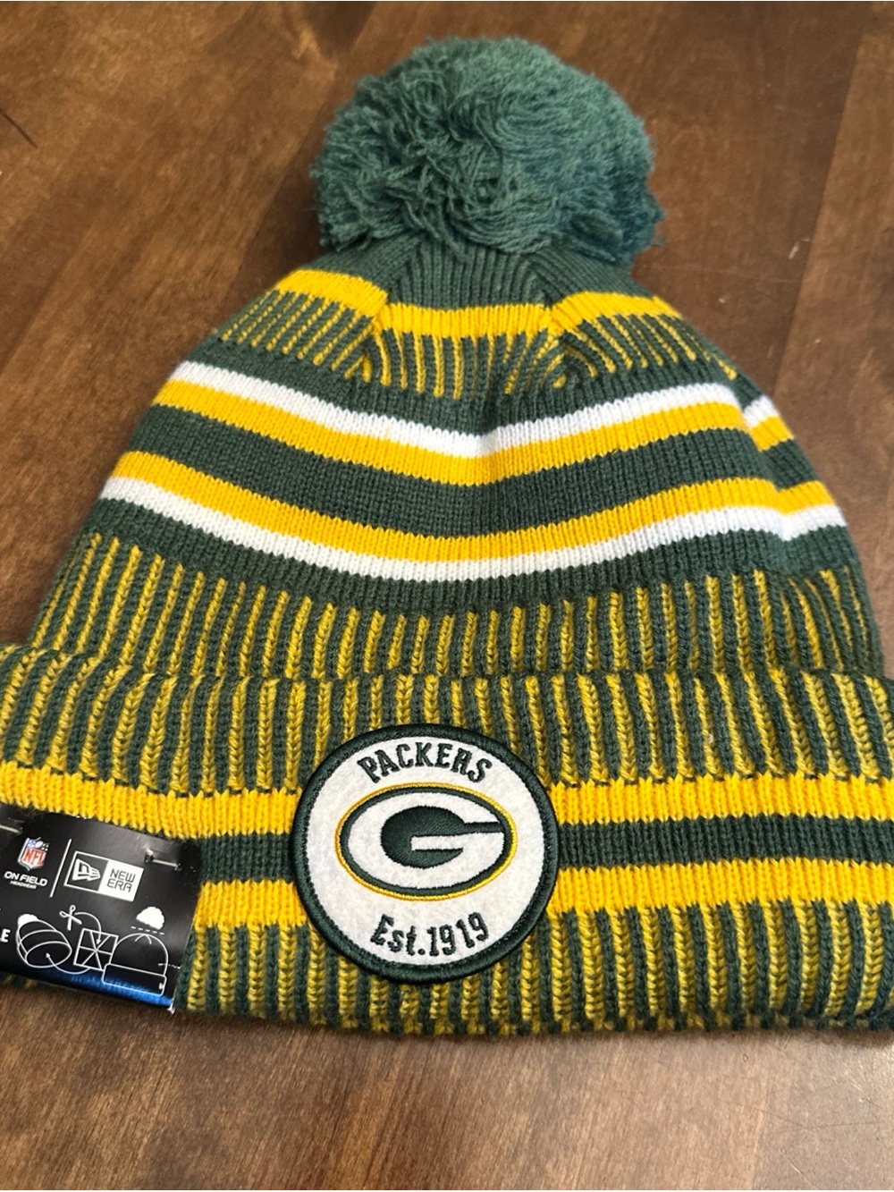 Authentic New Era Green Bay Packers On Field Sport Knit Beanie Cold Weather Hat